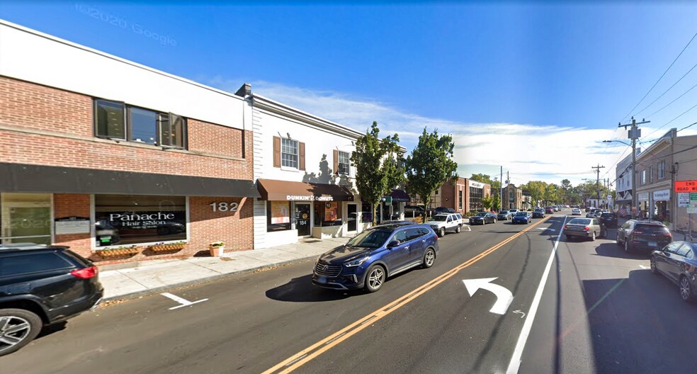 26 Arcadia Rd, Old Greenwich, CT à louer - Photo du bâtiment - Image 3 de 4