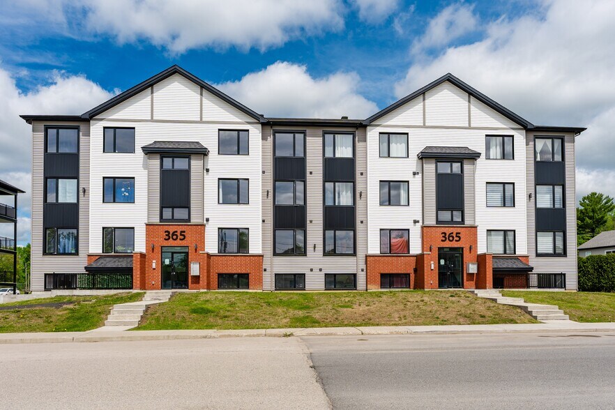 365 Rue Adams E, Richmond, QC à vendre - Photo du bâtiment - Image 1 de 32