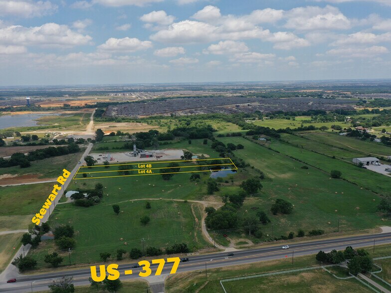8673 Stewart Rd, Cross Roads, TX à vendre - Photo du bâtiment - Image 2 de 5