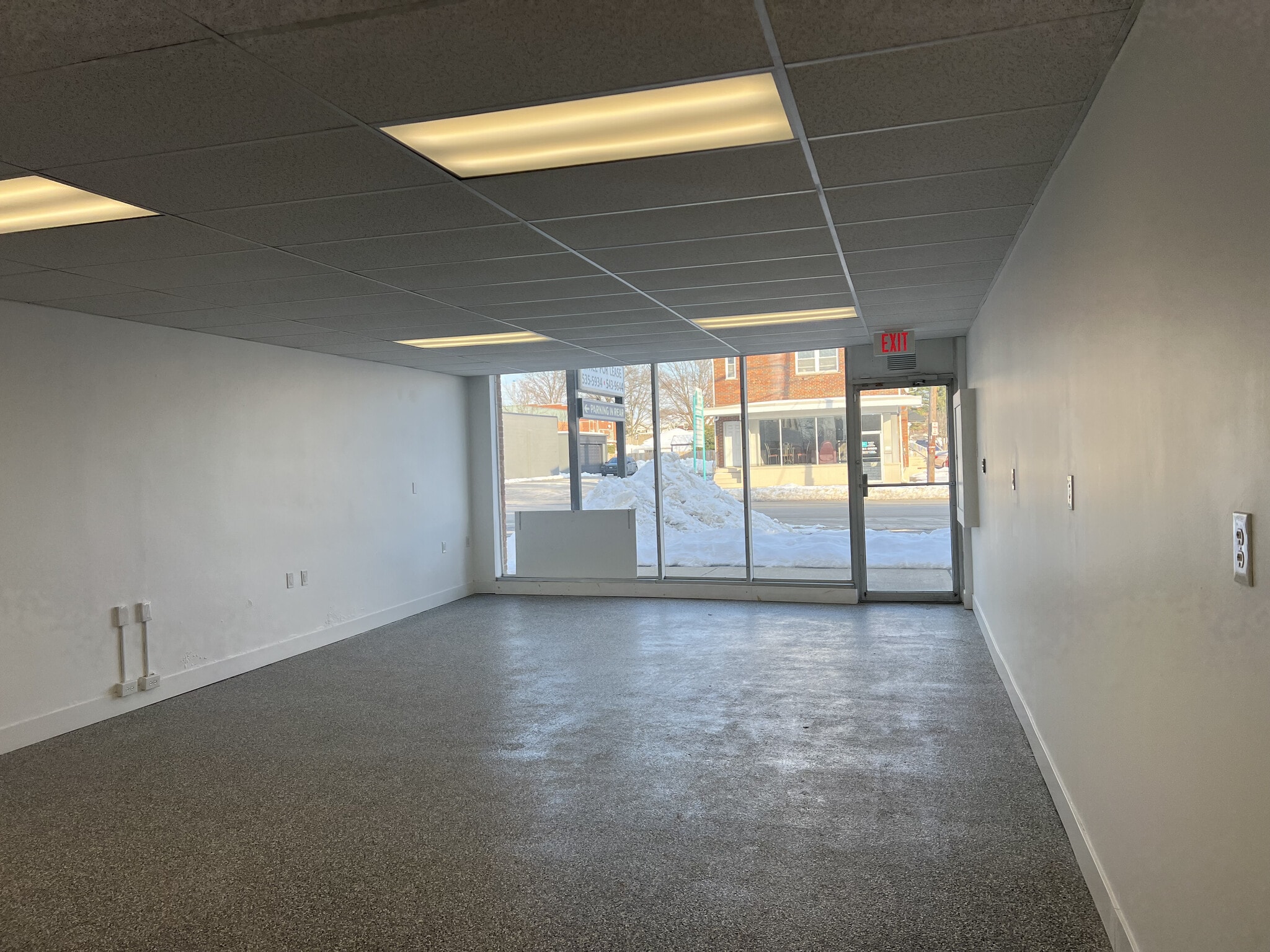 8005 Plainfield Rd, Cincinnati, OH for lease Interior Photo- Image 1 of 8