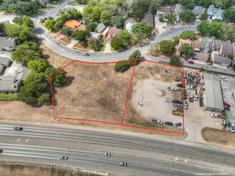 719-727 Loop 337, New Braunfels, TX à vendre - Photo du bâtiment - Image 2 de 13