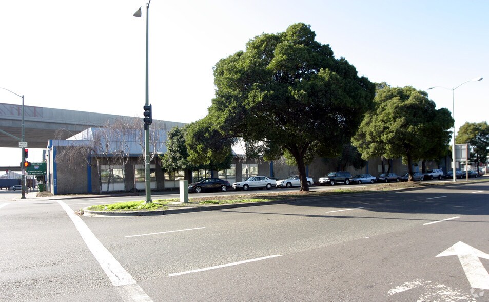 1155 7th St, Oakland, CA à louer - Photo du bâtiment - Image 3 de 7