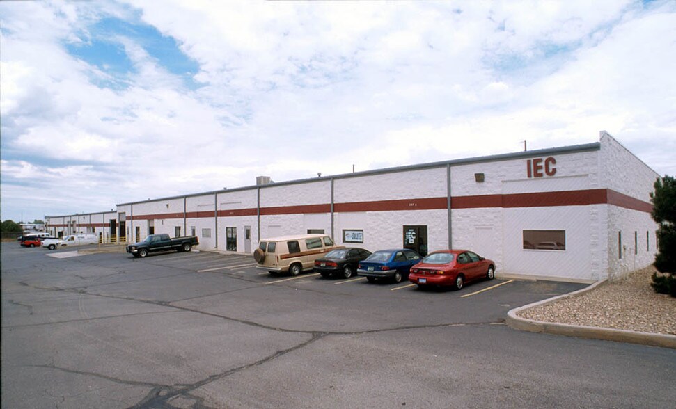 6185 E 56th Ave, Commerce City, CO à louer - Photo du bâtiment - Image 2 de 3