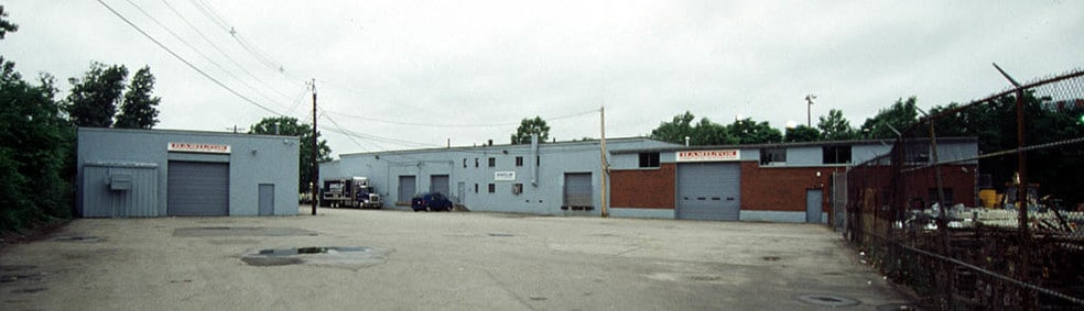 70 Coolidge Ave, Watertown, MA for lease - Primary Photo - Image 2 of 4