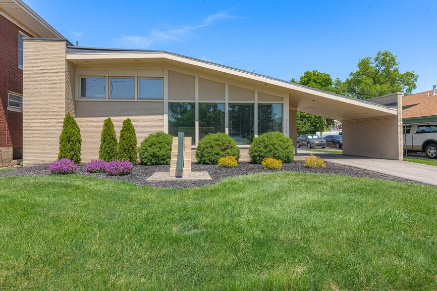 2105 Central Ave, Middletown, OH à vendre - Photo du bâtiment - Image 1 de 20