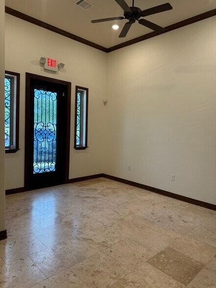 7000 Parkwood Blvd, Frisco, TX à louer - Photo intérieure - Image 2 de 12