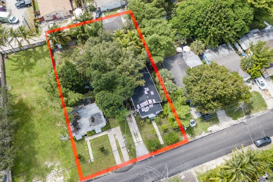 521 SW 3rd Ave, Fort Lauderdale, FL for sale - Building Photo - Image 2 of 12