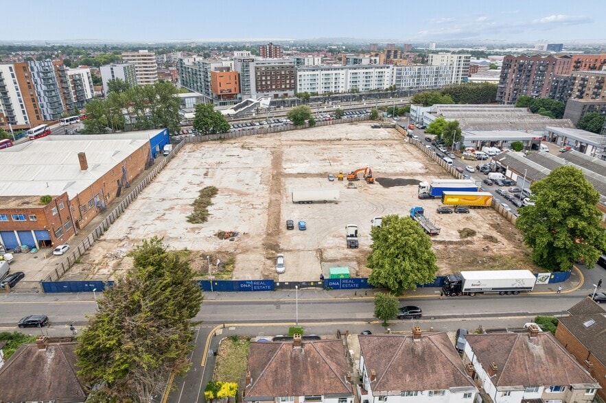 233-236 Nestles Av, Hayes for lease - Aerial - Image 3 of 5