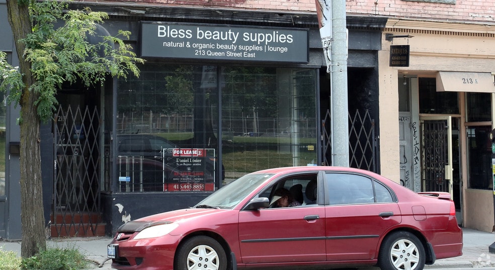 213 Queen St E, Toronto, ON for lease - Building Photo - Image 2 of 3
