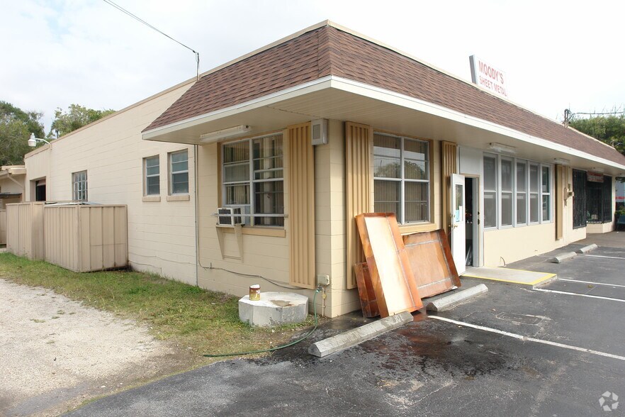 856 Mason Ave, Daytona Beach, FL for sale - Building Photo - Image 2 of 2