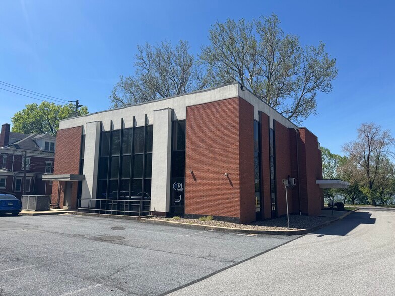 2505 N Front St, Harrisburg, PA à louer - Photo du bâtiment - Image 3 de 6