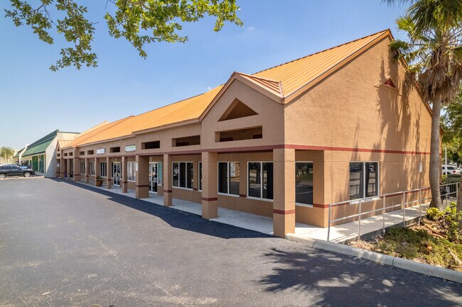 Plus de détails pour Portfolio of 4 – à vendre