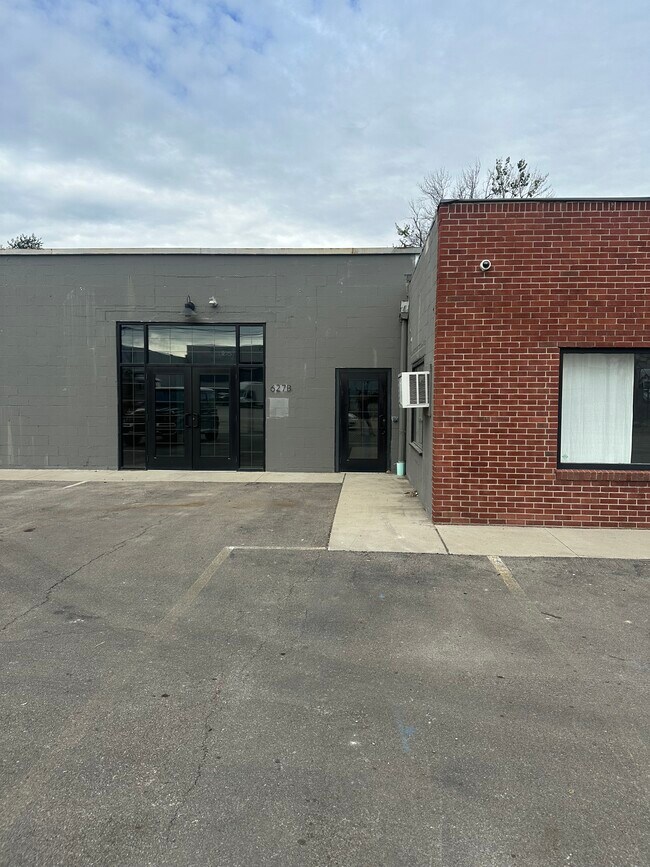 Plus de détails pour 627-655 N Cassady Ave, Columbus, OH - Local d'activités à louer