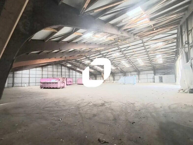 Industriel dans Bassens à louer - Photo intérieure - Image 2 de 2