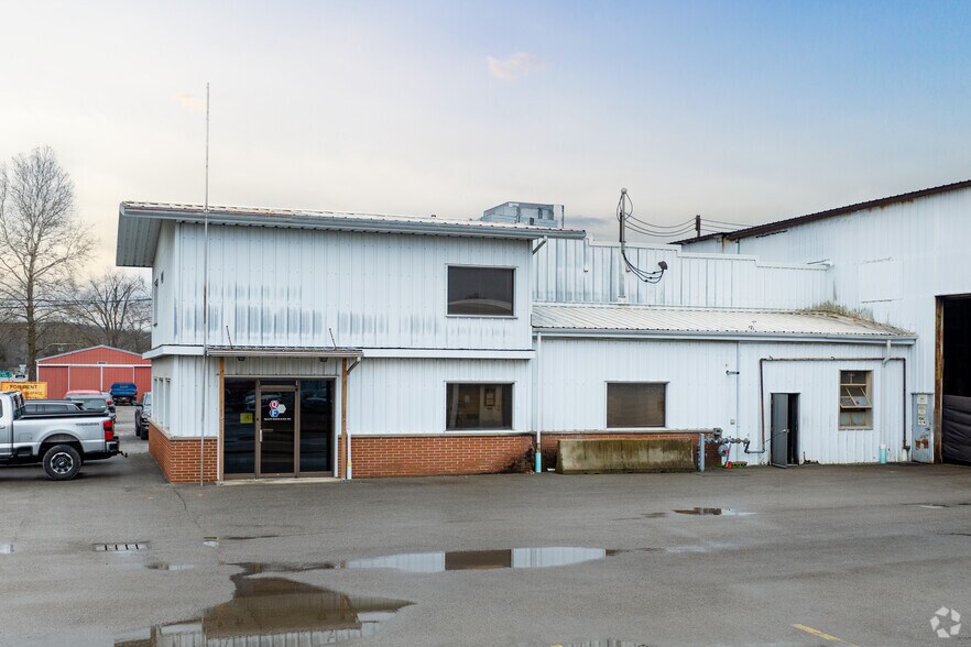 3608 Sharon Rd, West Middlesex, PA for lease - Building Photo - Image 2 of 5