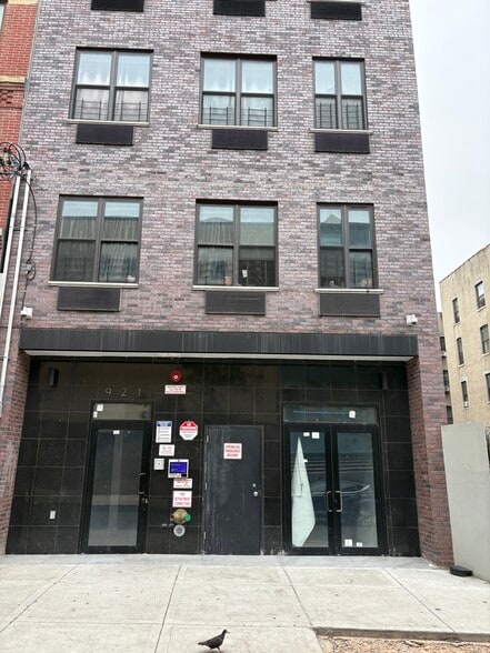 921 Eagle Ave, Bronx, NY for lease - Building Photo - Image 1 of 6