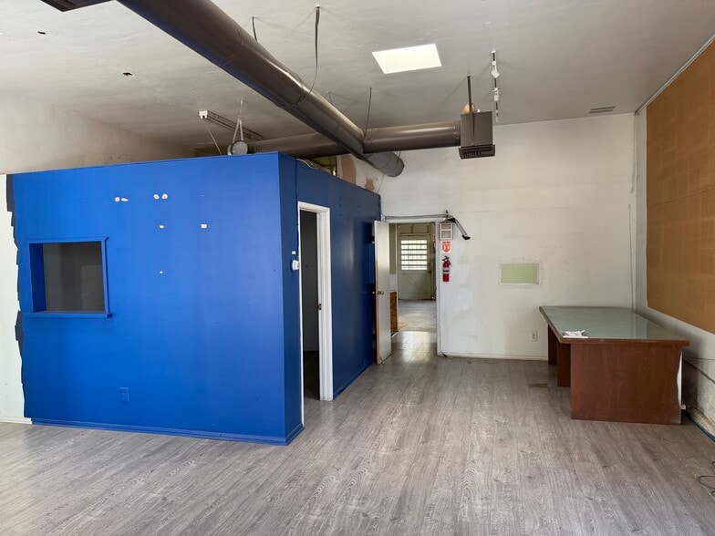8568-8570 Washington Blvd, Culver City, CA for lease - Interior Photo - Image 2 of 7