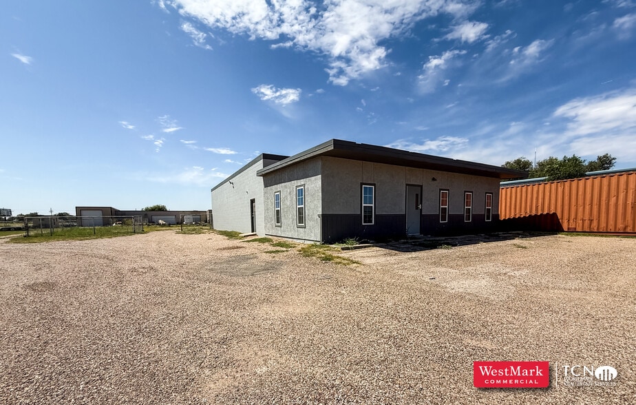 2321 114th St, Lubbock, TX for lease - Building Photo - Image 2 of 9