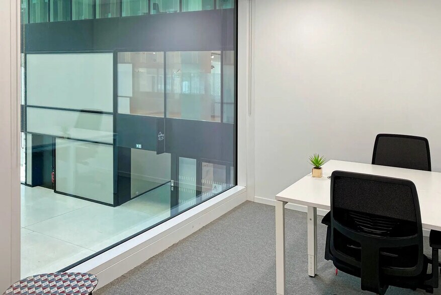 612 Rue De La Chaude Rivière, Lille for lease - Interior Photo - Image 2 of 11