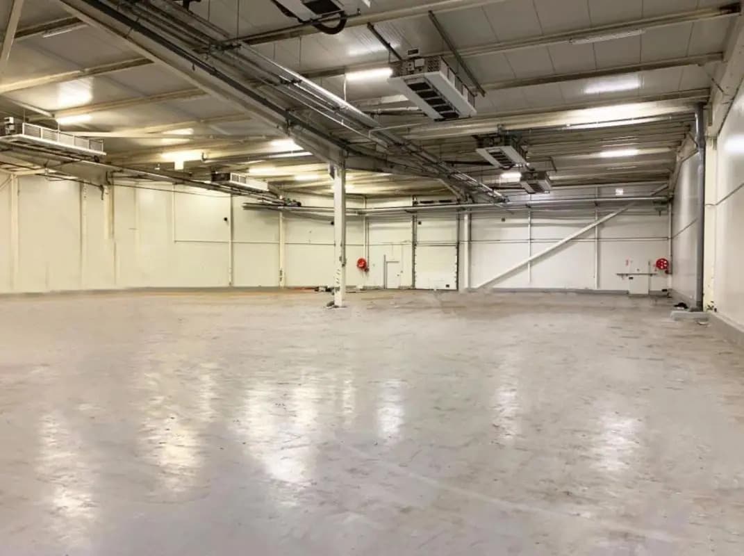 Flex in Orly for lease Interior Photo- Image 1 of 6