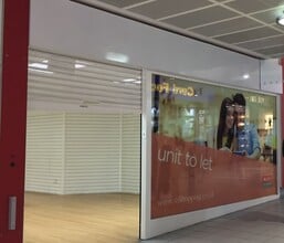 St Johns Sq, Perth à louer Photo du bâtiment- Image 1 de 1