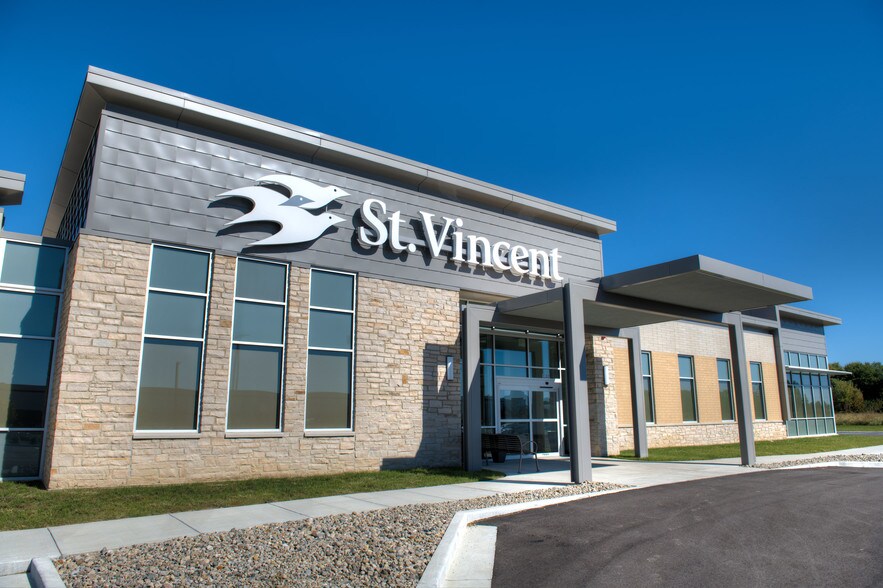 1300 Innovation Pkwy, Greenwood, IN à louer - Photo du bâtiment - Image 3 de 8