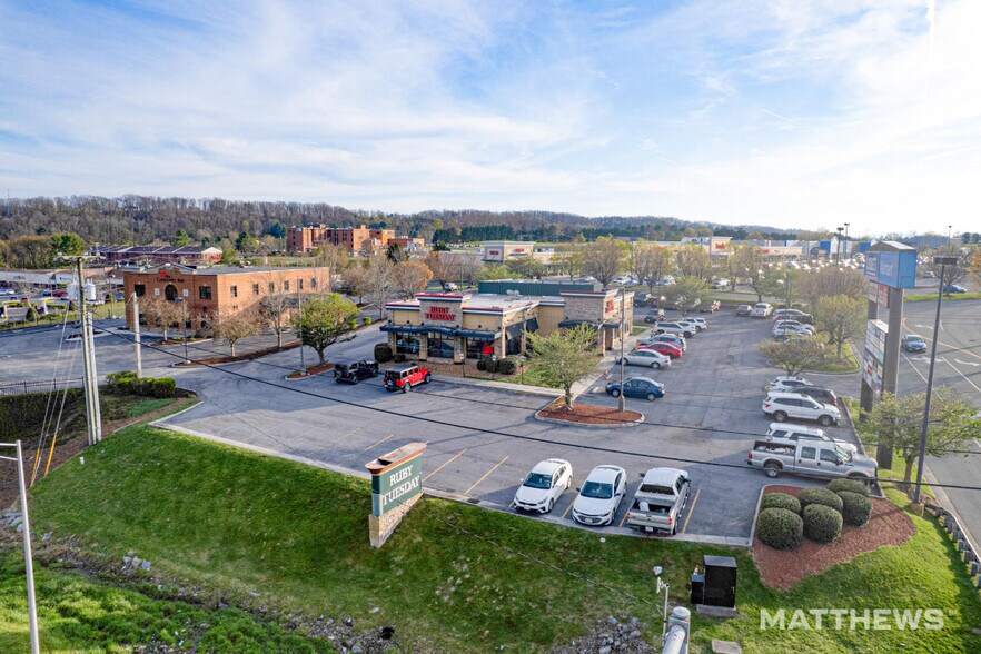 145 Commonwealth Ave, Wytheville, VA à vendre - Photo du bâtiment - Image 2 de 4