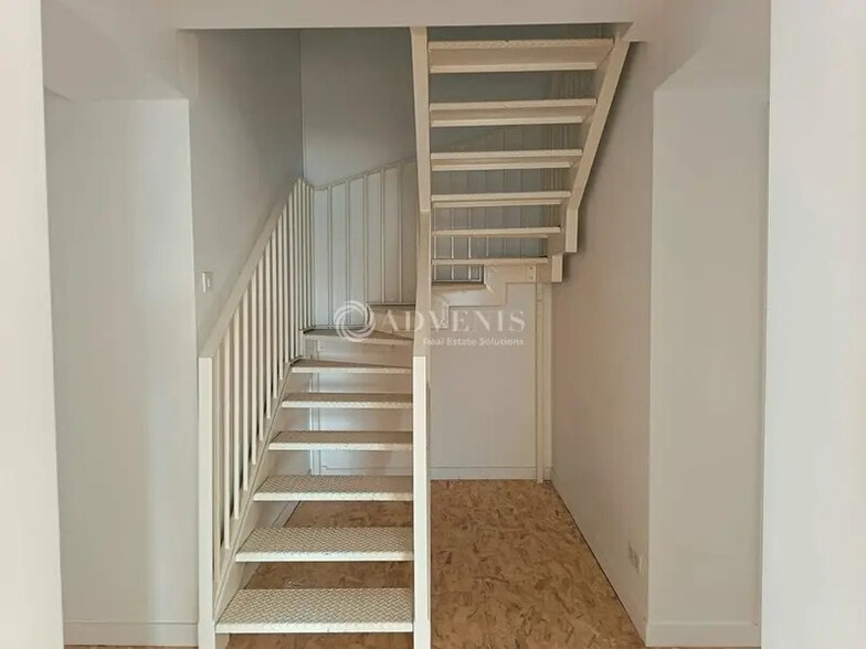 Office in Roubaix for lease - Interior Photo - Image 2 of 9