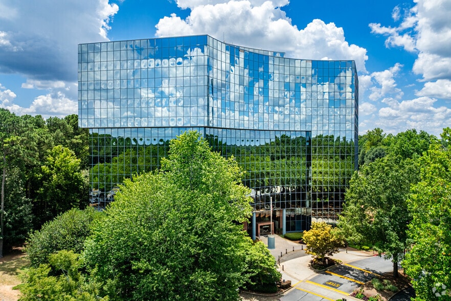 100 Crescent Centre Pky, Tucker, GA for lease - Primary Photo - Image 1 of 14