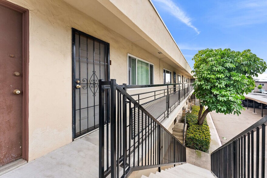 4415 Rosebud Ln, La Mesa, CA à vendre - Photo du bâtiment - Image 3 de 27