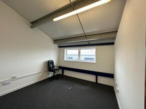 Dixon Rd, Bristol à louer Photo intérieure- Image 2 de 5