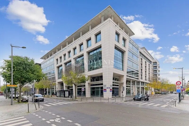 Office in Bois-Colombes for lease - Building Photo - Image 1 of 12