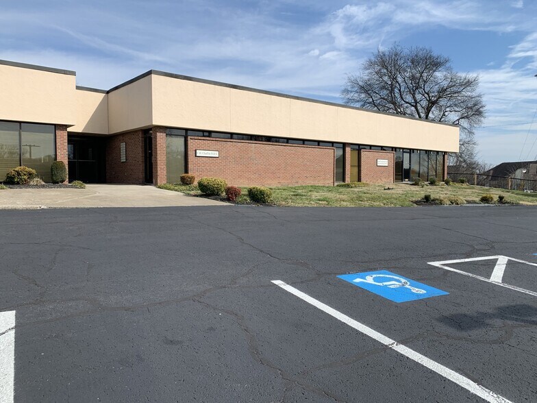 107 Imperial Blvd, Hendersonville, TN à louer - Photo du bâtiment - Image 2 de 6