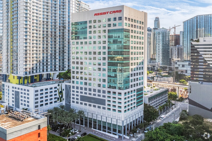 175 SW 7th St, Miami, FL for lease - Building Photo - Image 2 of 29