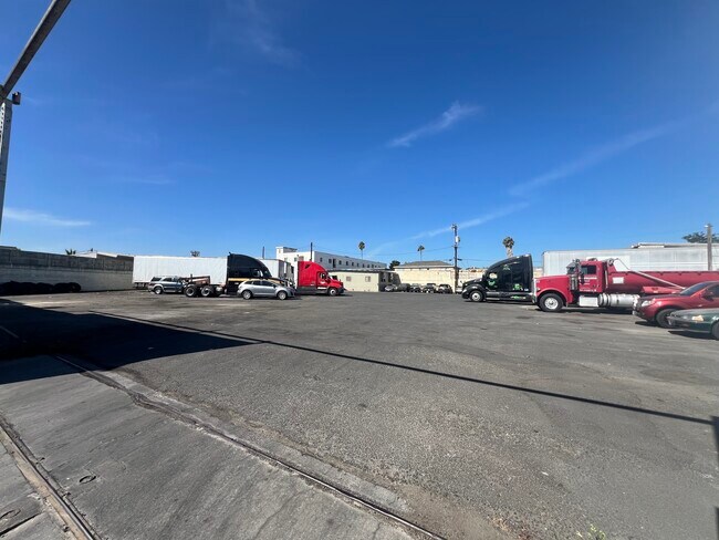 More details for 6725 S Victoria Ave, Los Angeles, CA - Land for Lease