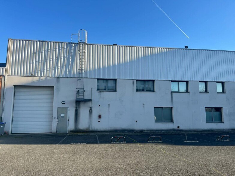 Flex dans Massy à louer - Photo du bâtiment - Image 2 de 9