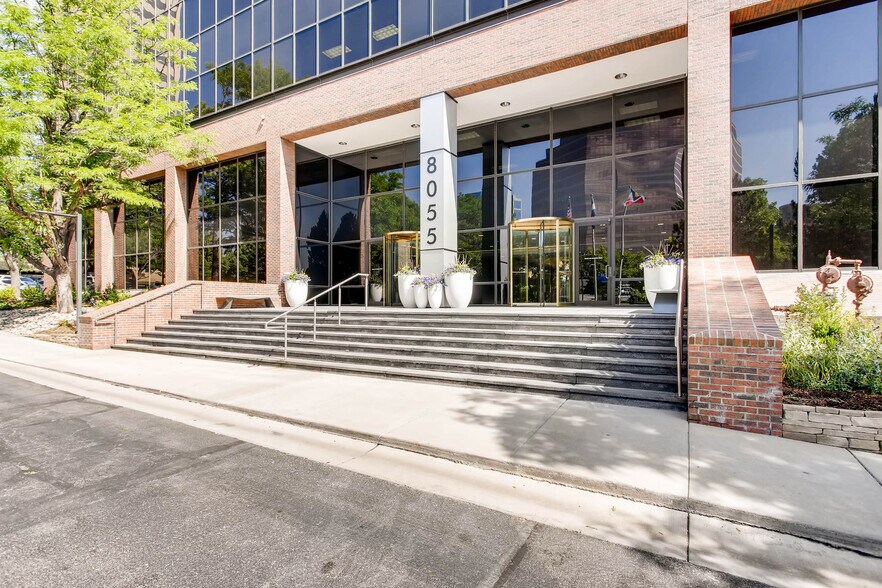 8055 E Tufts Ave, Denver, CO à louer - Photo du bâtiment - Image 2 de 12