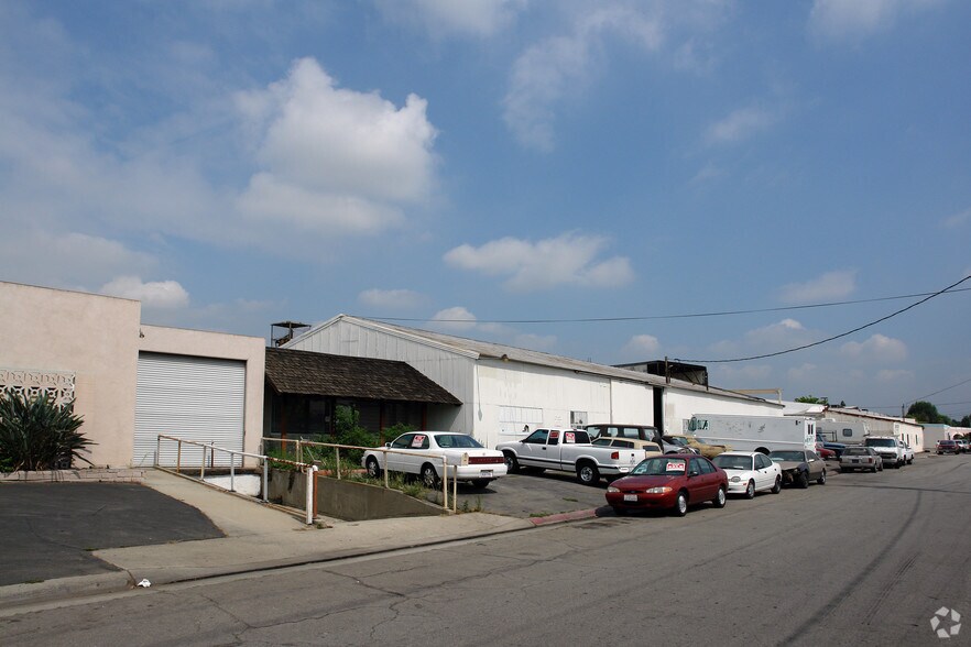 8131-8137 Allport Ave, Santa Fe Springs, CA à louer - Photo du bâtiment - Image 2 de 6