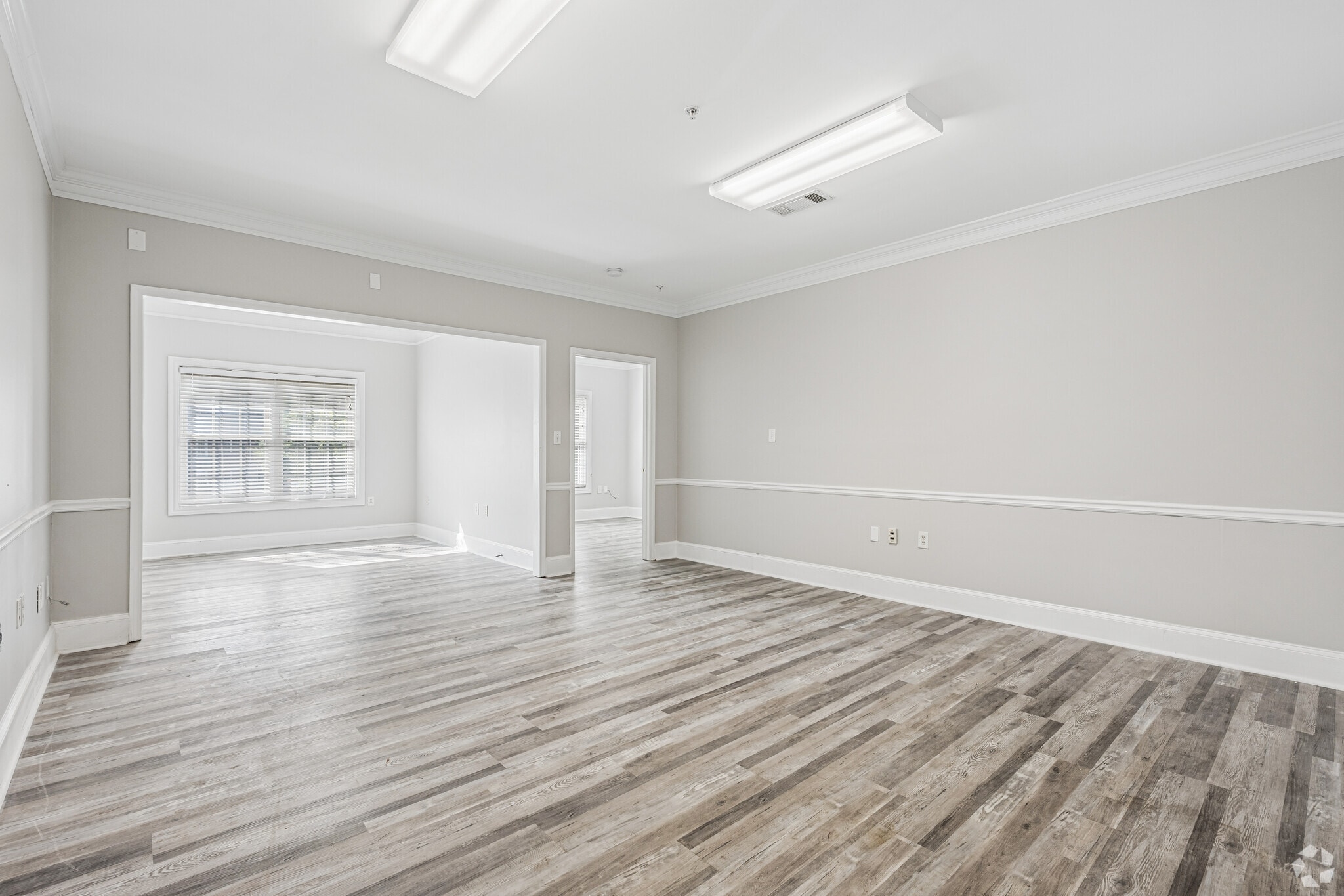 1290 Kennestone Cir, Marietta, GA à louer Photo intérieure- Image 1 de 3