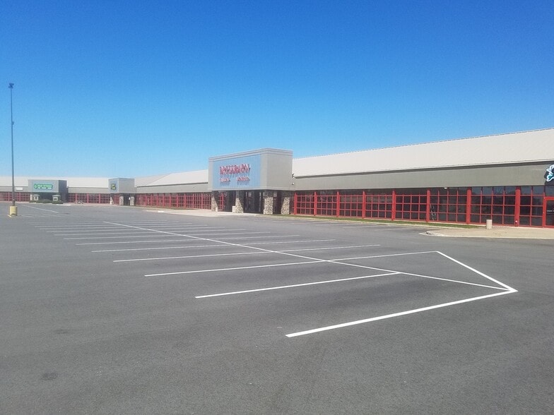 10101 Market St, Rothschild, WI for lease - Building Photo - Image 3 of 18