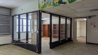 Plus de détails pour 711 N Chapin Rd, Aberdeen, NC - Flex à vendre