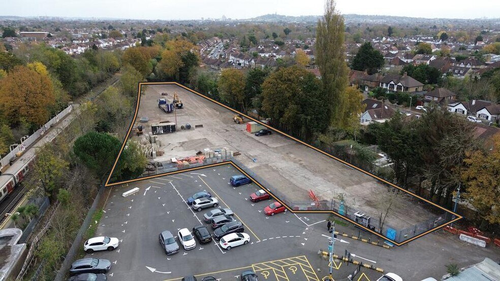 Station Yard, Ruislip à louer - Photo du bâtiment - Image 1 de 12