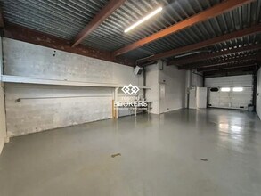 Flex in Lisses for lease Interior Photo- Image 2 of 3