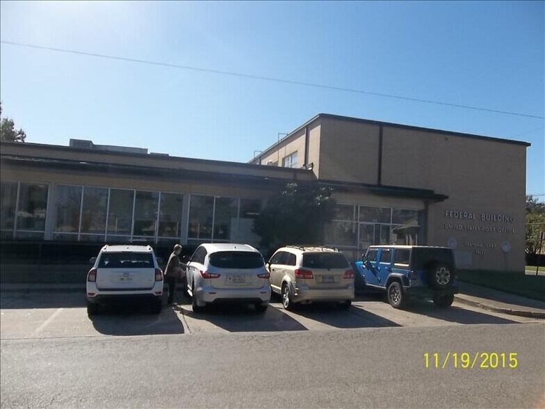 109 W Wellington St, Carthage, TX à louer - Photo du bâtiment - Image 1 de 3