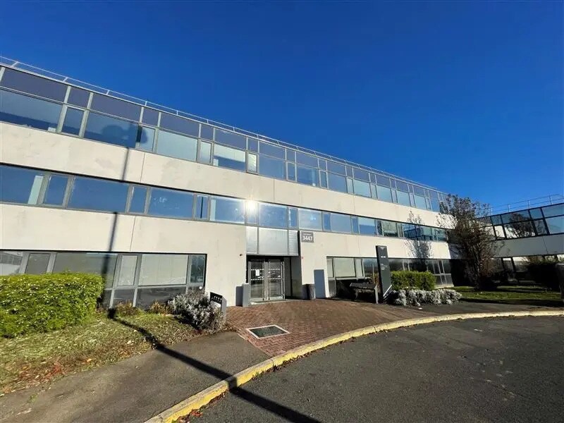 Bureau dans Tremblay-en-France à louer Photo du bâtiment- Image 1 de 9