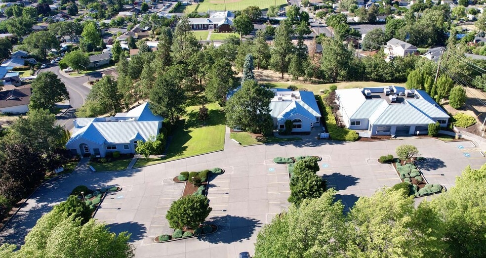 THE DALLES MEDICAL OFFICE CAMPUS portfolio of 3 properties for sale on LoopNet.ca - Building Photo - Image 3 of 9