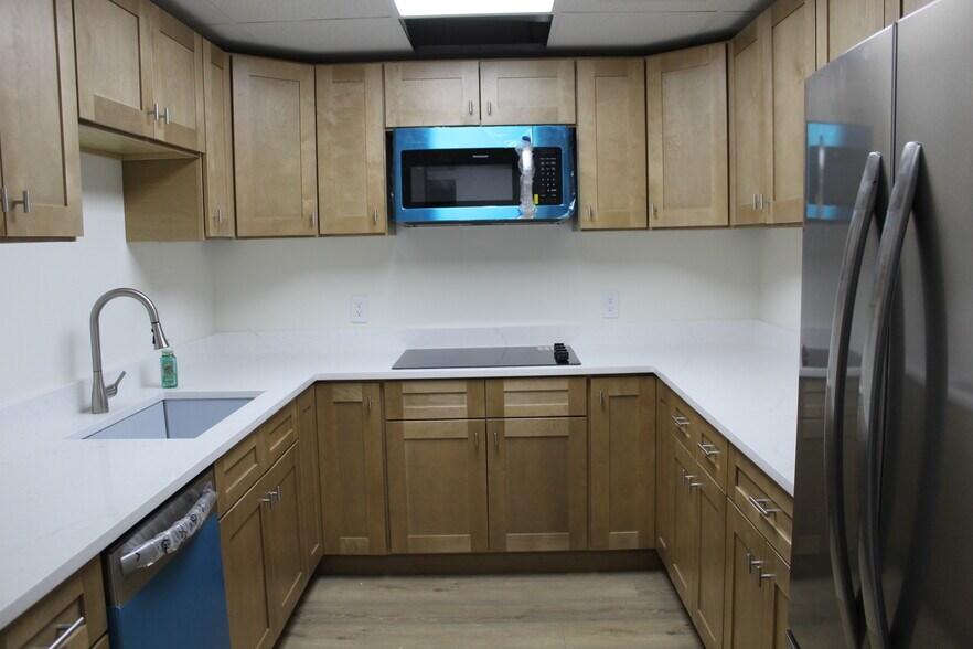 300 N Hammes Ave, Joliet, IL à louer - Photo intérieure - Image 3 de 6