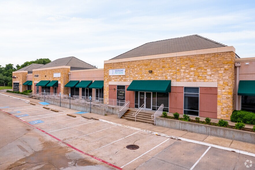 731 E Southlake Blvd, Southlake, TX à louer - Photo du bâtiment - Image 2 de 8