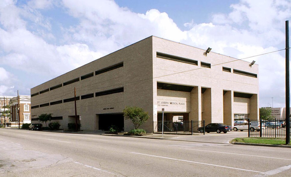 2101 Crawford St, Houston, TX à louer - Photo du bâtiment - Image 2 de 24