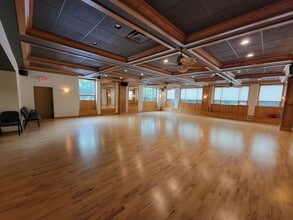 21415 W Greenfield Ave, New Berlin, WI à louer Photo intérieure- Image 2 de 2